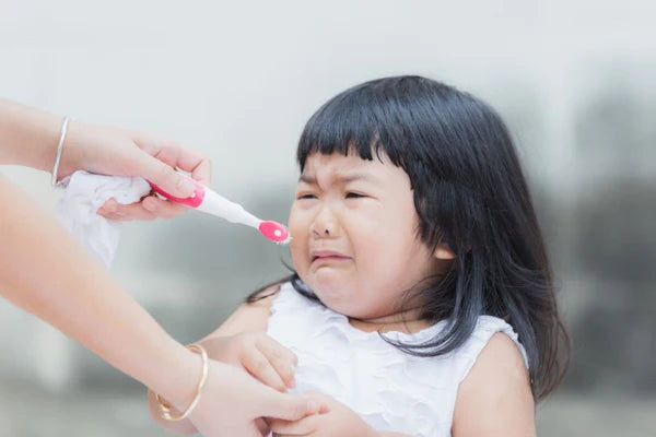 Who is concerned by tooth brushing ?