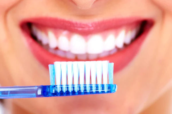 How to brush your teeth properly?